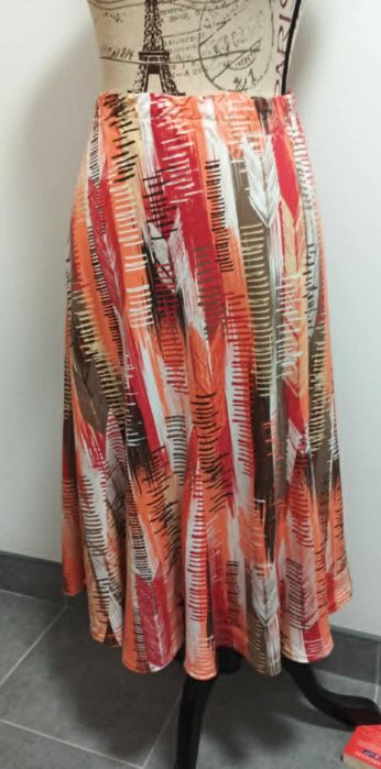 Spódnica w gumę pas od 76 cm do 100  cm. Dług 72 cm