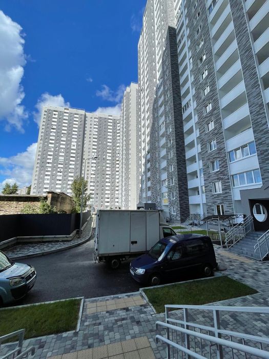 Продам 1 к  44 кв ЖК НАВИГАТОР -2  ул.Каноплянская 22 м.Оболонь