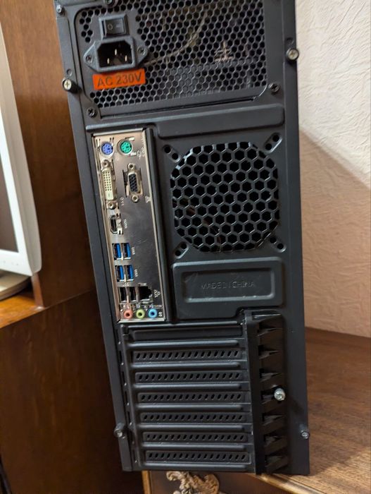 Gigabyte GA-A320M-S2HV2 + Ryzen 5  2400G + 16 DDR 4