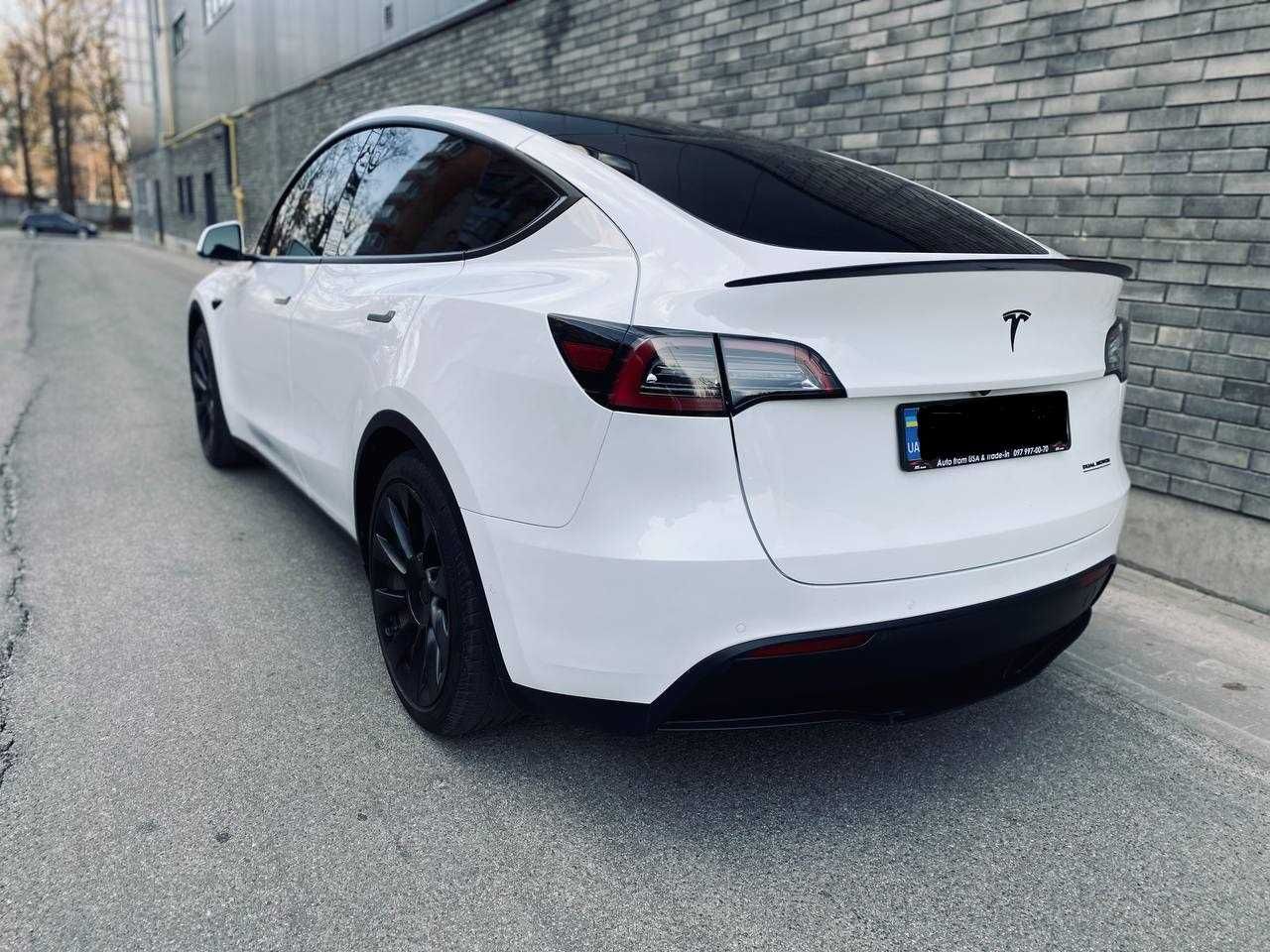 Продам електрокар Tesla Y