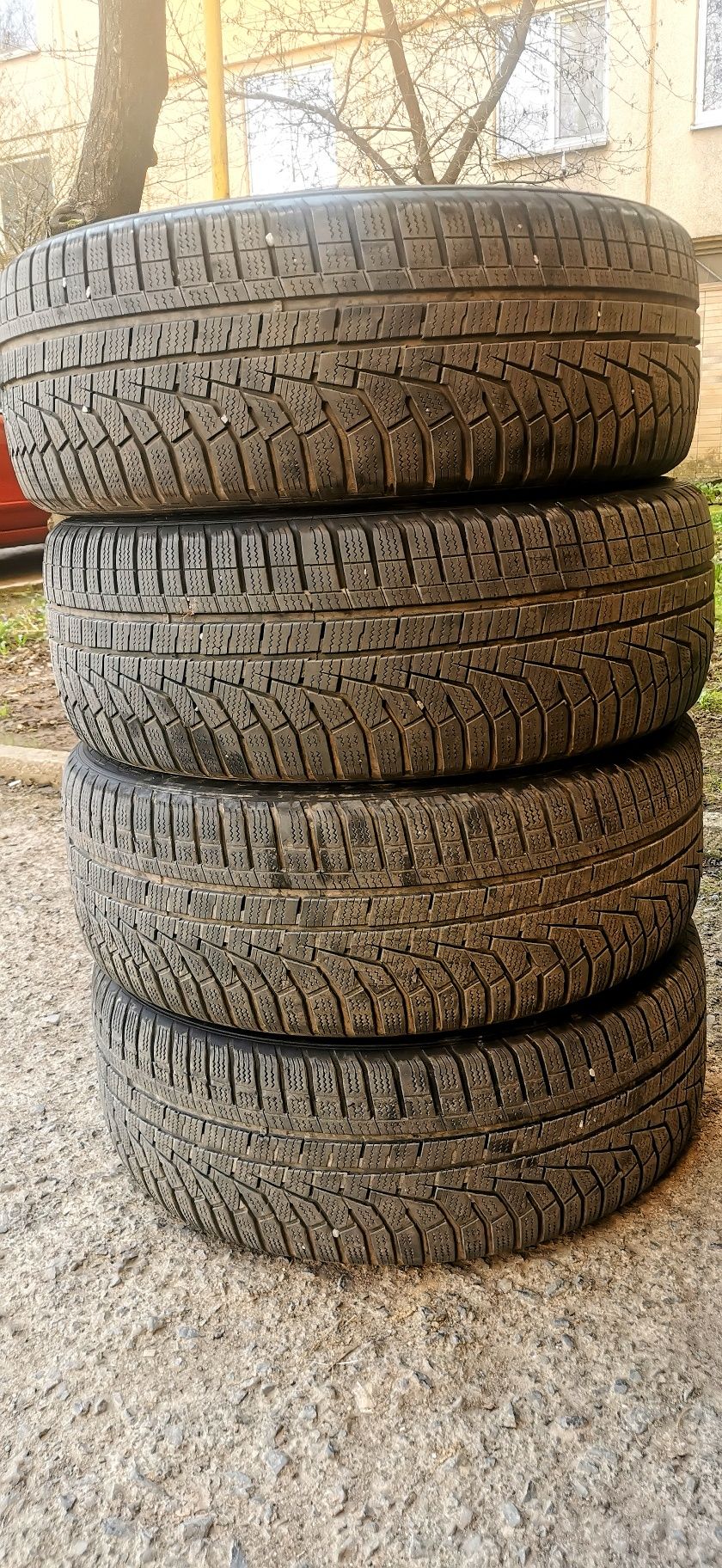 HANKOOK Winter I*cept Evo 2 215/55 r17