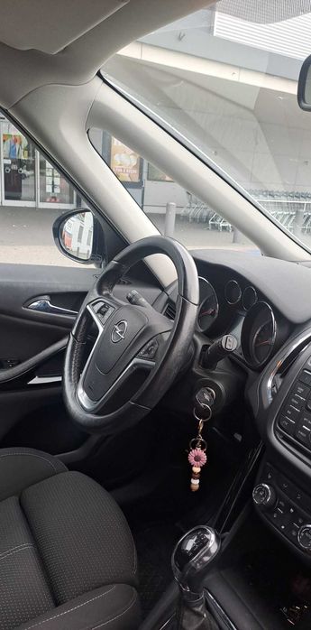 Opel ZAFIRA Tourer 1.4 TURBO 7-osobowa