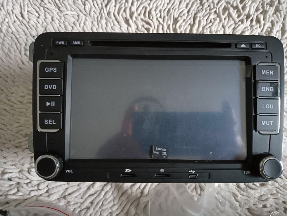 Autoradio CD/DVD/VCD/MP3