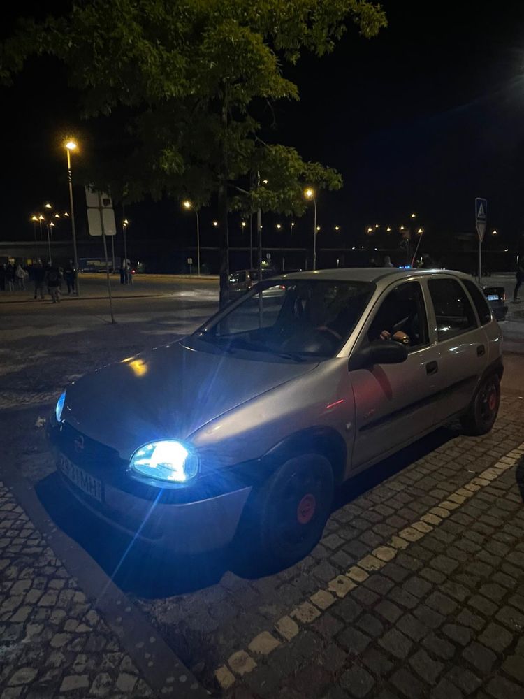 Corsa b 1.5TD Aqueceu