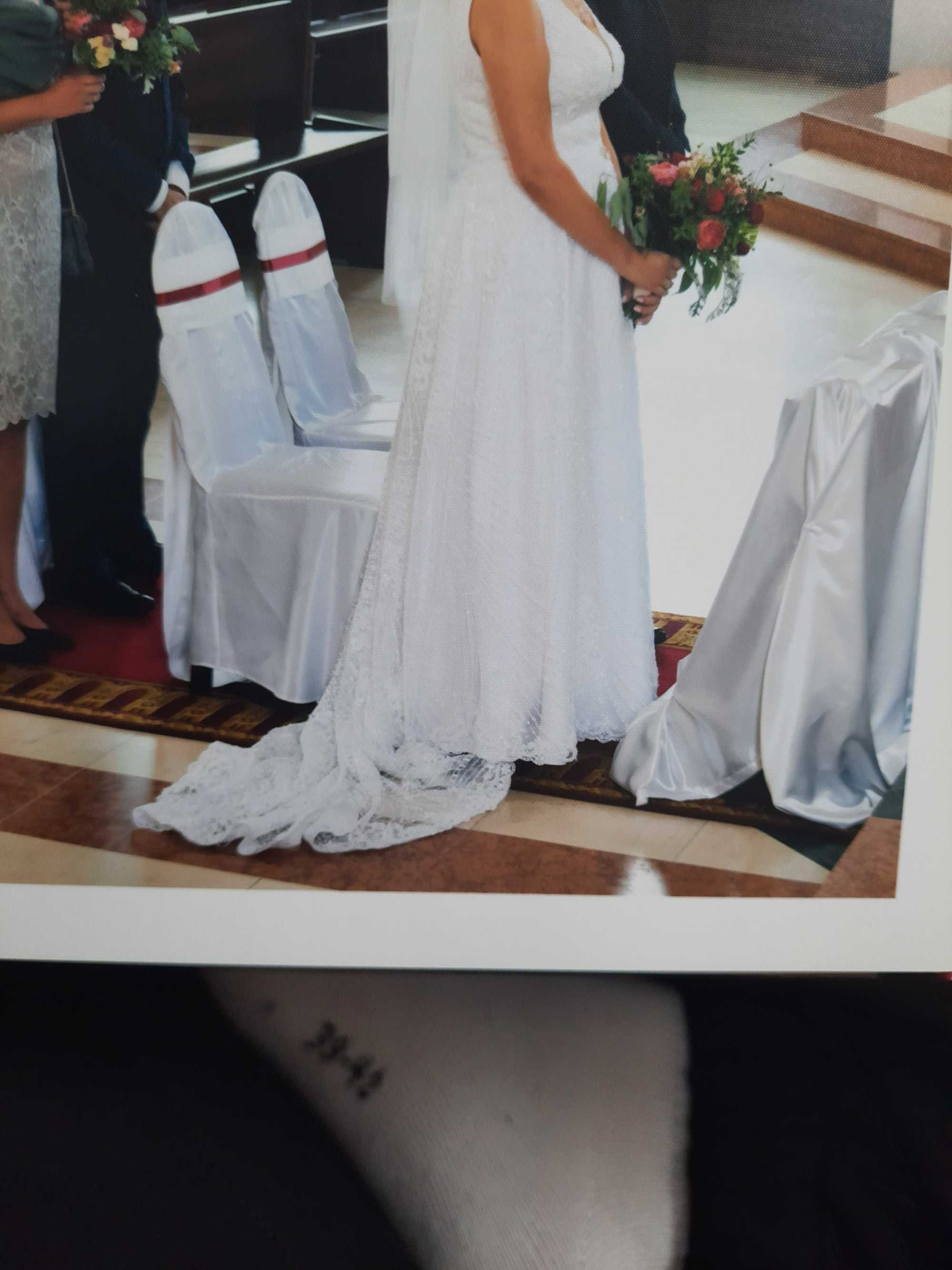 suknia ślubna koronkowa tren rozmiar 44