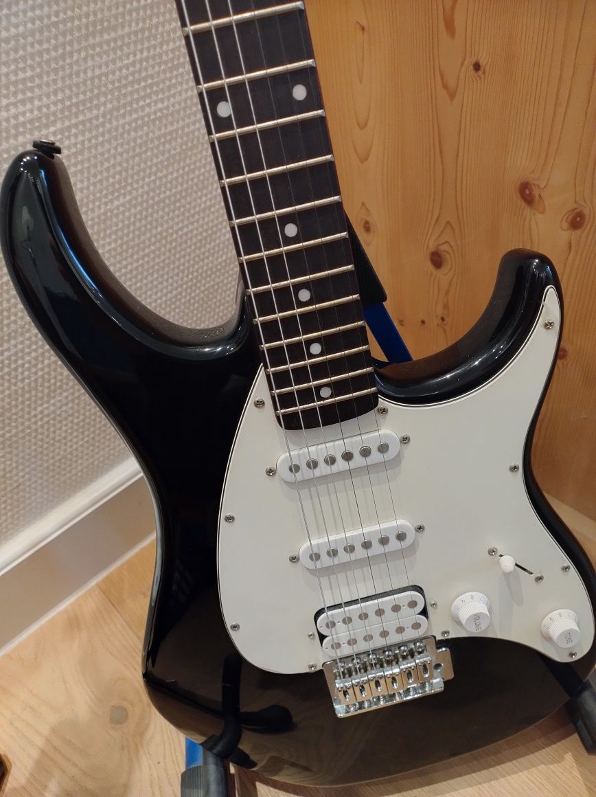 Peavey Raptor plus gitara elektryczna