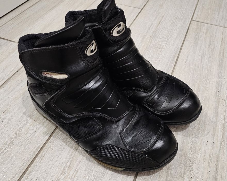 Мотоботи жіночі, мото взуття