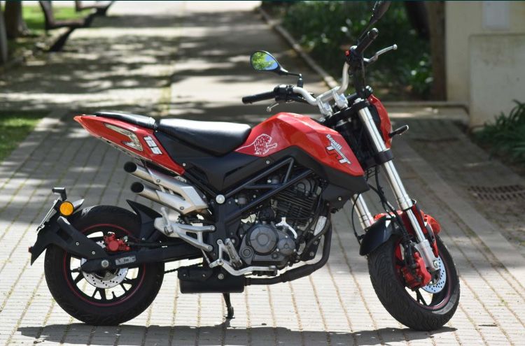 Benelli TNT 125.