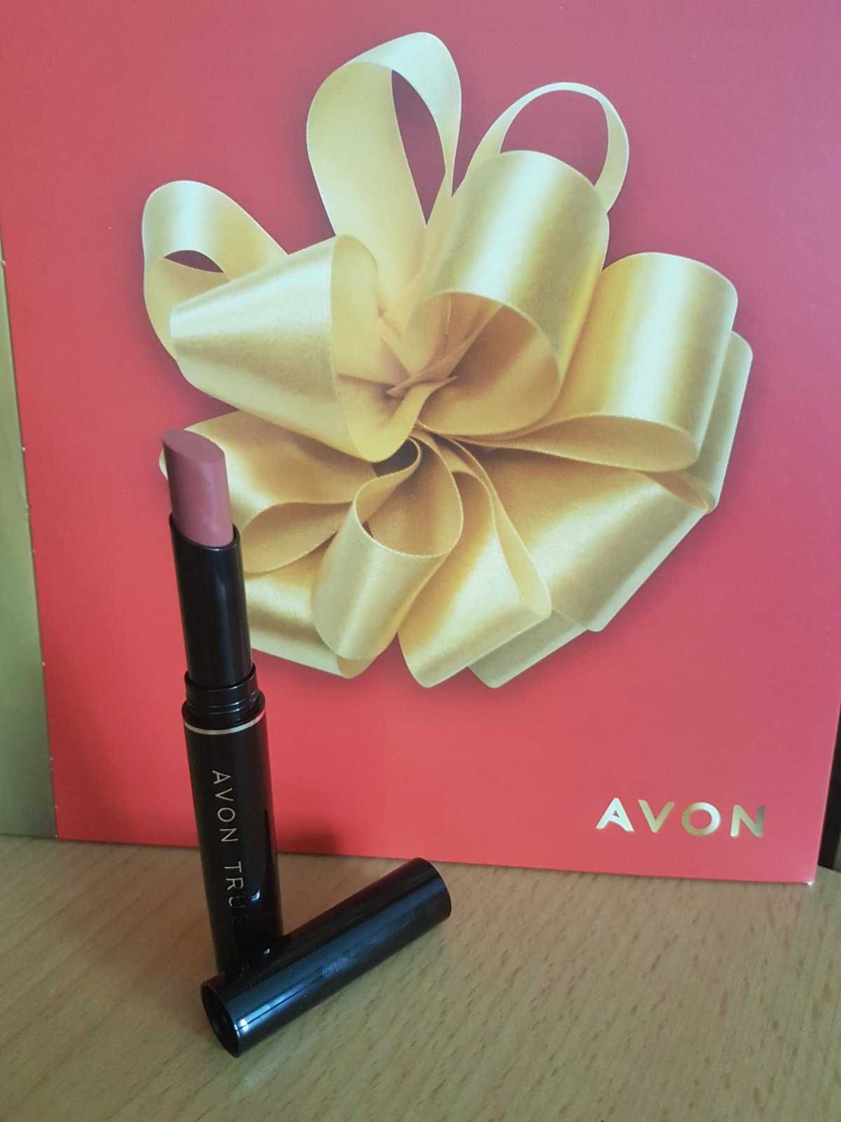 Szminka w pięknym kolorze Ultra Beauty Avon Totally Twig nowa