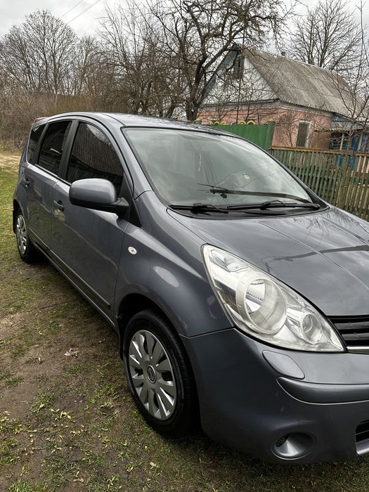 Nissan Note 2011 року