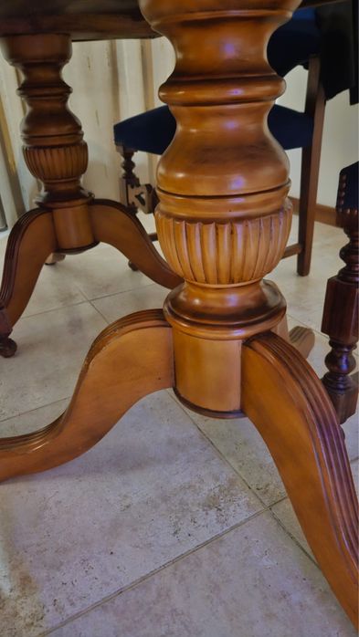 Mesa Maciça c/4 cadeiras