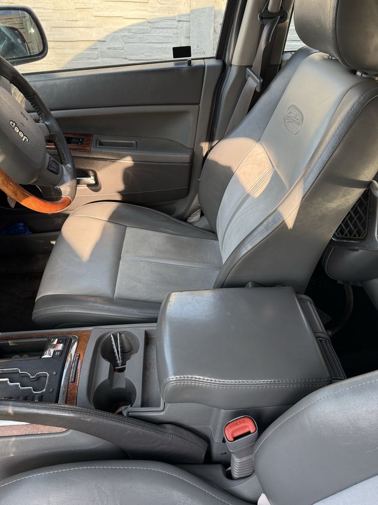 Blotnik maska zderzak skrzynia fotele Jeep Cherokee WK 07r.