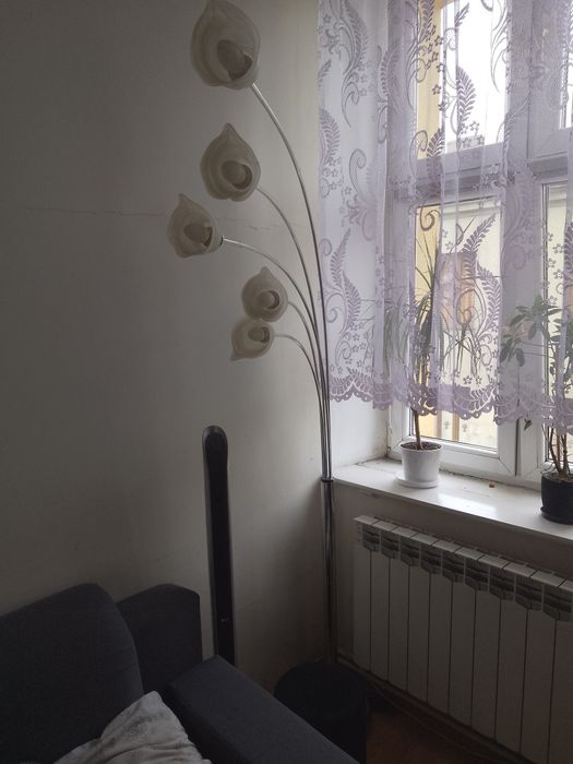 Lampa podłogowa używana