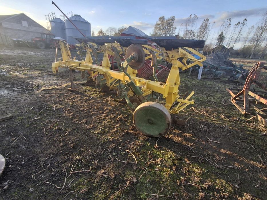 Pług obrotowy 4 skibowy Widder