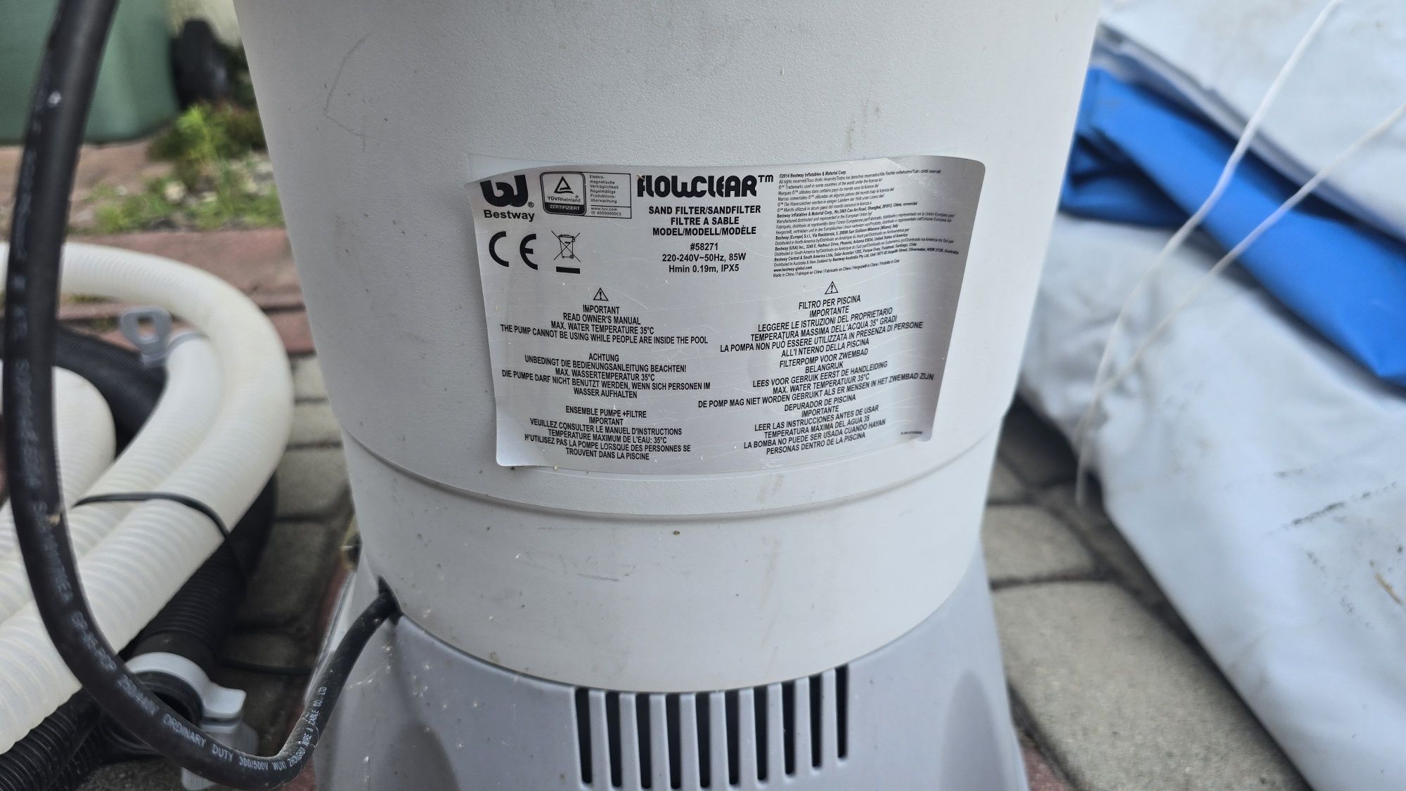 Basen rozporowy bestway 306mm z pompa piaskowa  i osprzetem