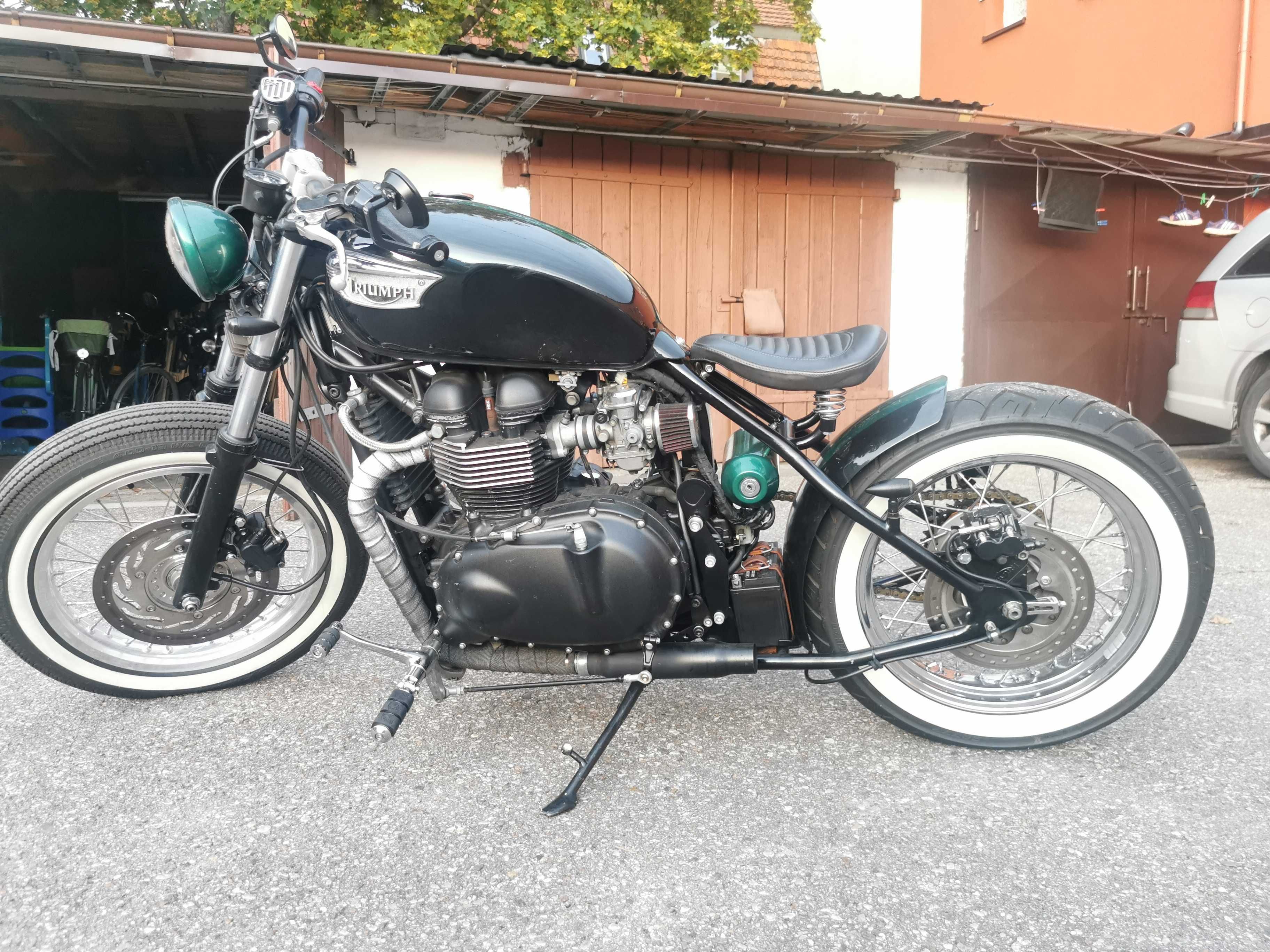 Triumph bonneville T100 BOBBER/ ZAMIANA