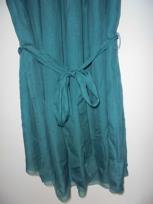 vestido se senhora da marca MASSIMO DUTTI