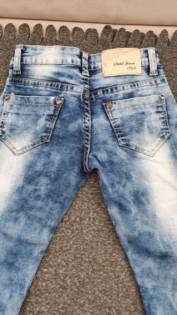 Super spodnie jeansowe z butiku Modnisia