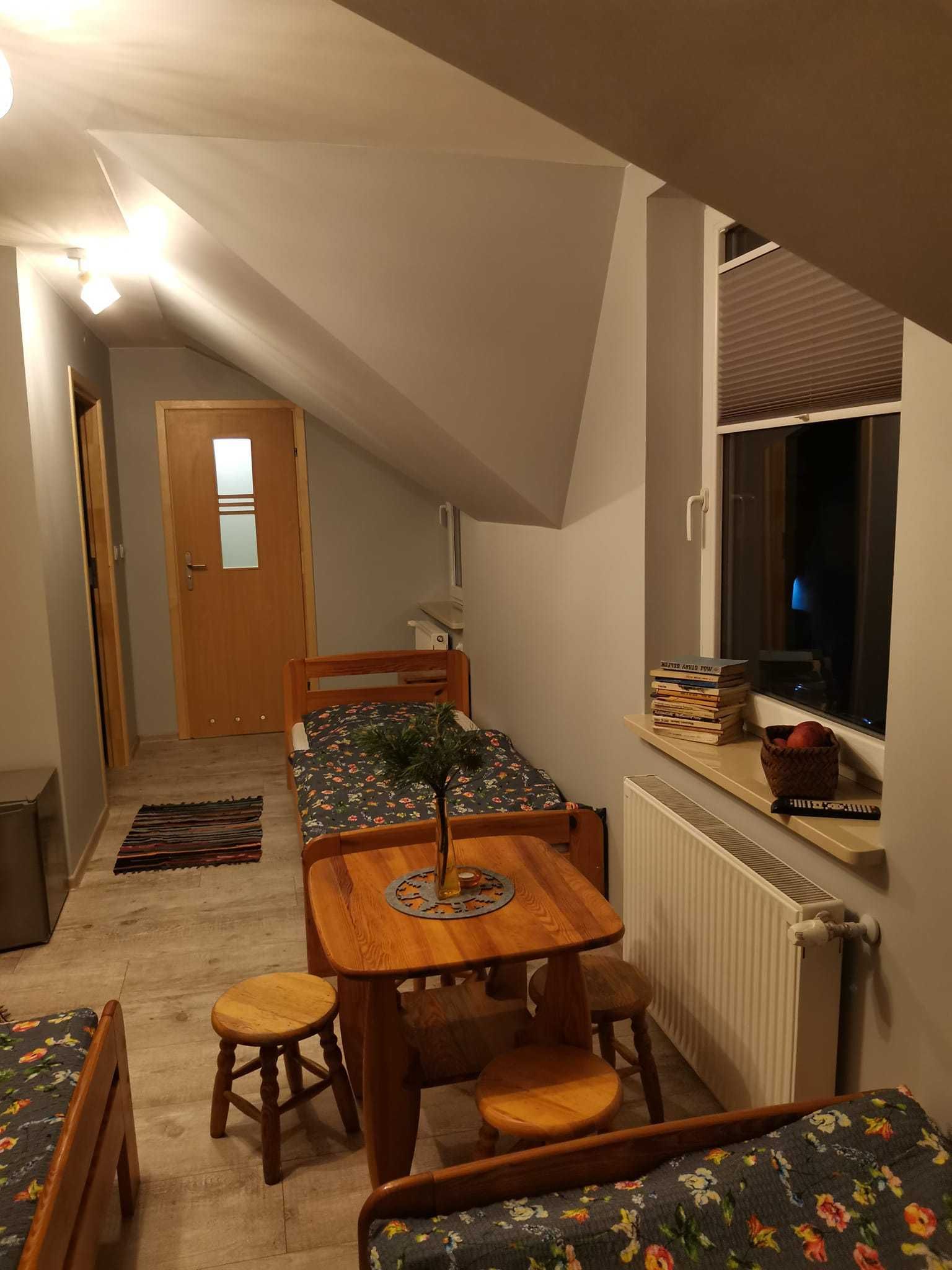 Wolny POKÓJ Noclegi Kęty jacuzzi SAUNA łazienka las natura