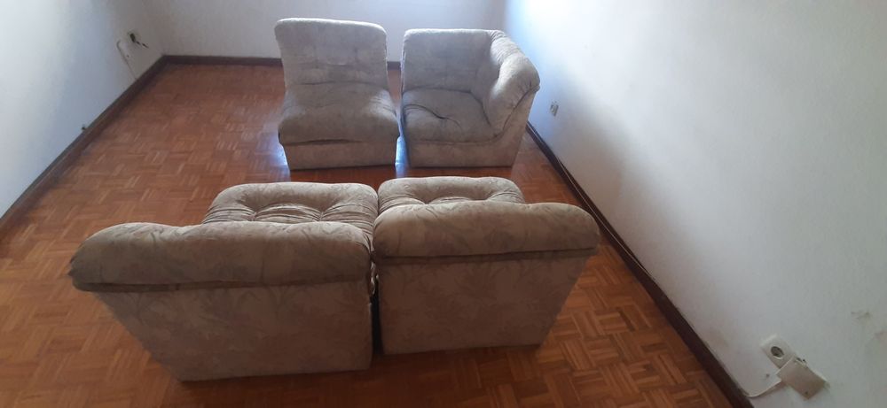 Conjunto de 4 sofás individuais usados