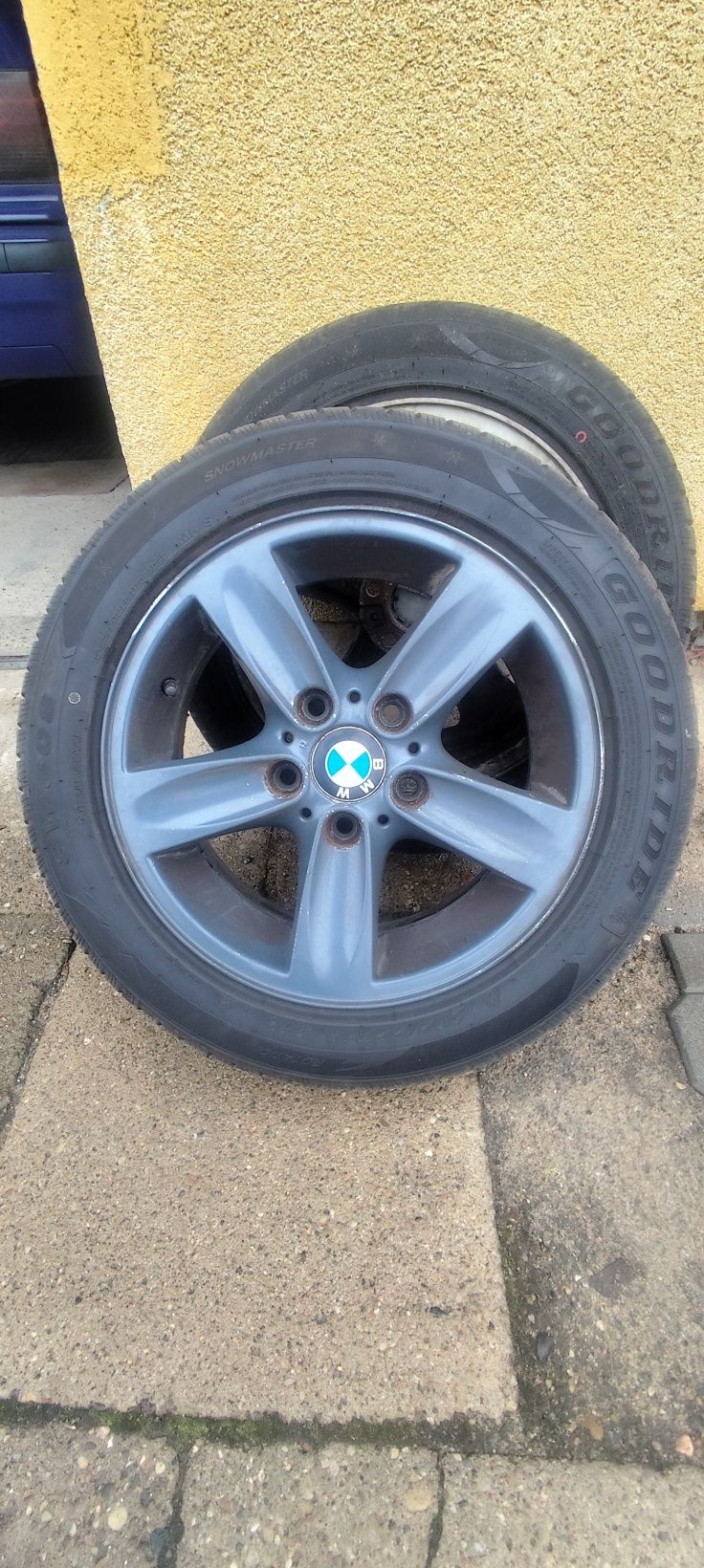 Kola bmw alusie 16 z nowymi oponami