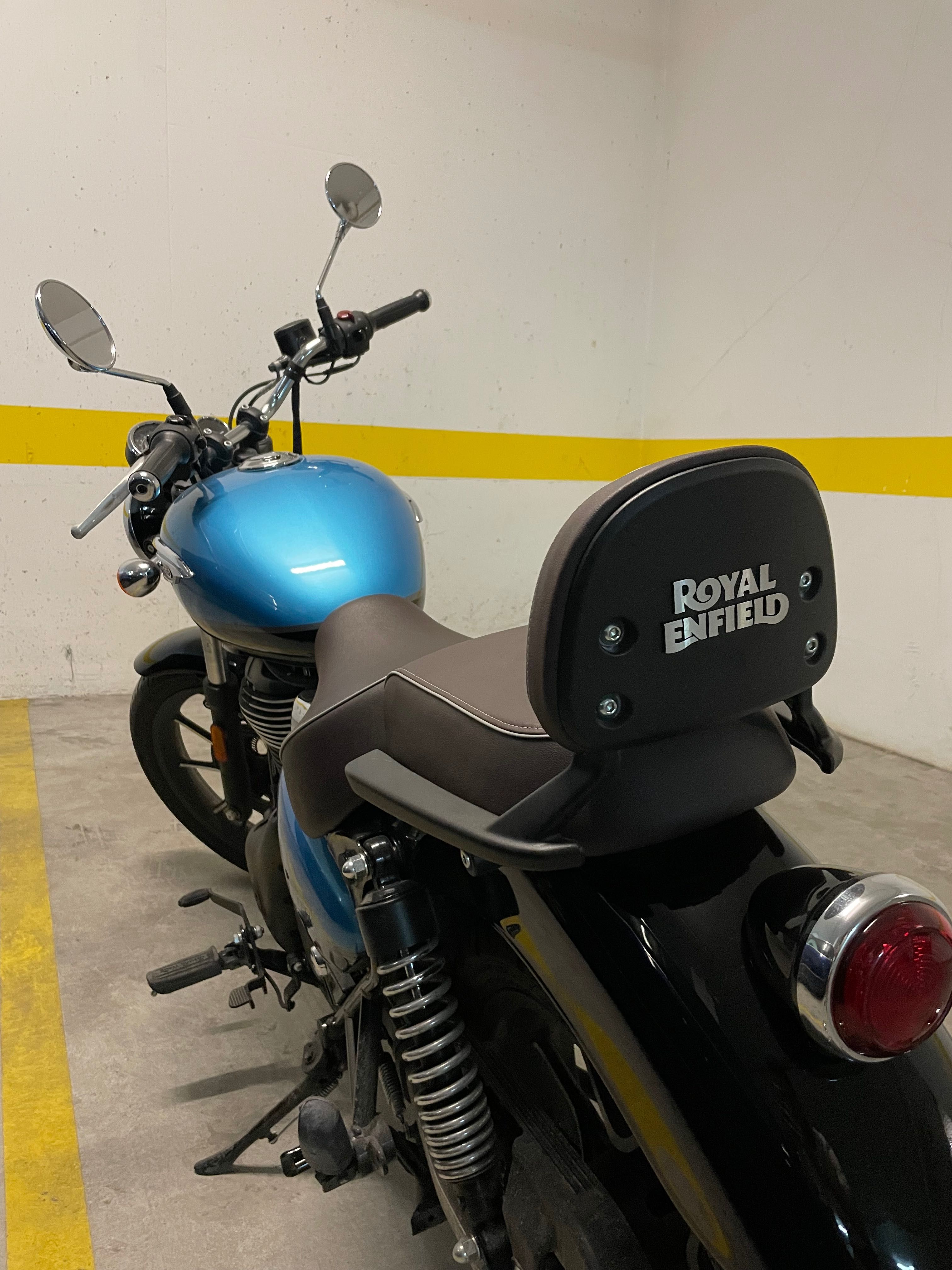 Royal Enfield Meteor 350 Supernova Blue