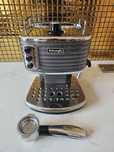Ekspres do kawy kolbowy Delonghi Scultura ECZ 351.GY