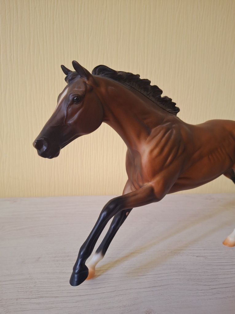 Модель коня Breyer traditional Cigar (як шляйх лошадь schleich)