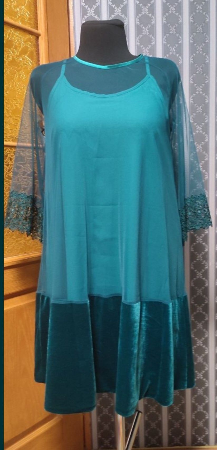 Платье вечернее с вышитым кружевом и велюром по низу платья L-XL