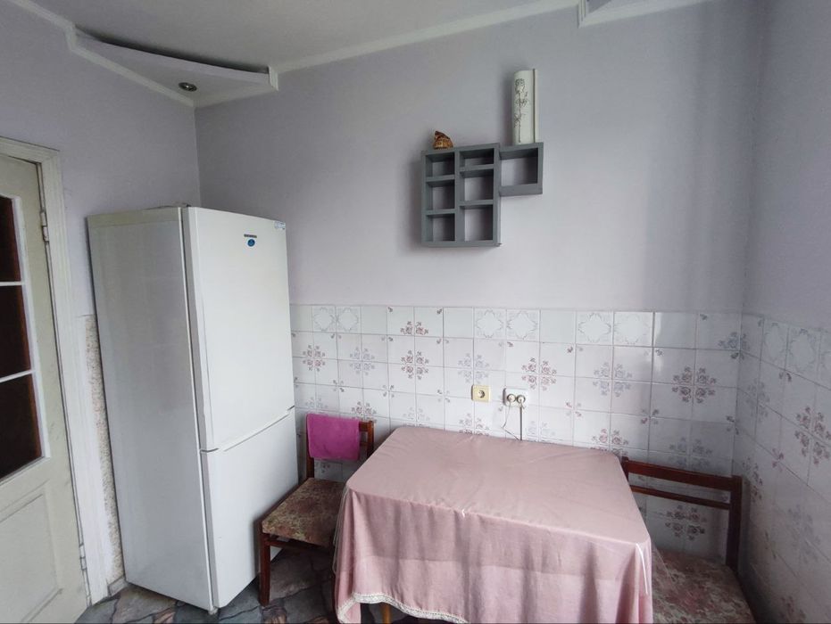 Здається кімната для однієї дівчини