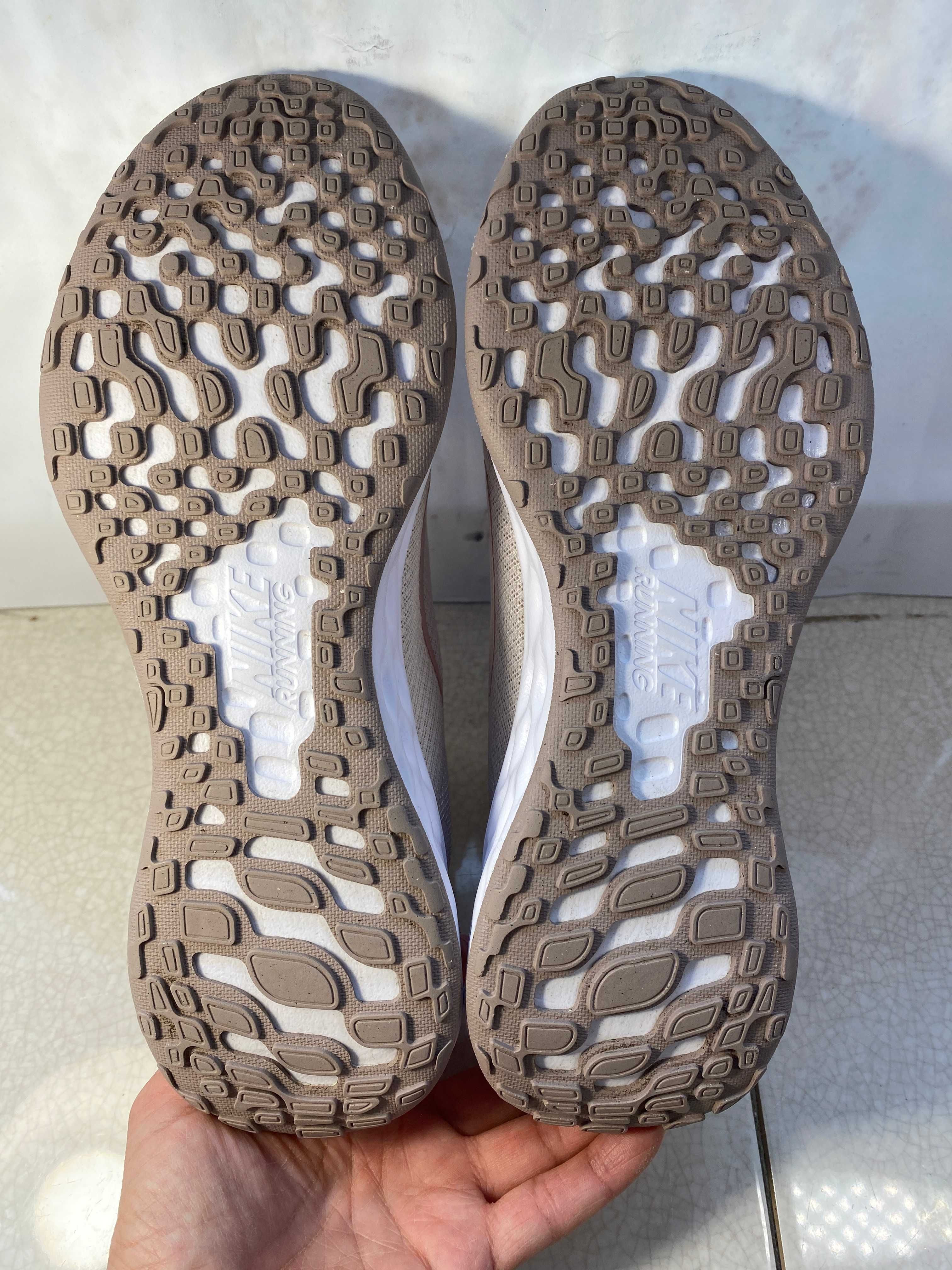 Nike W Revolution 6 женские кроссовки 41 р 26см оригинал