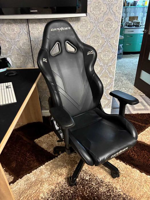 Геймерское кресло DXRacer Formula