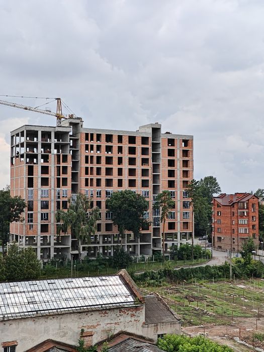 Продаж 2к. Поряд з парком!