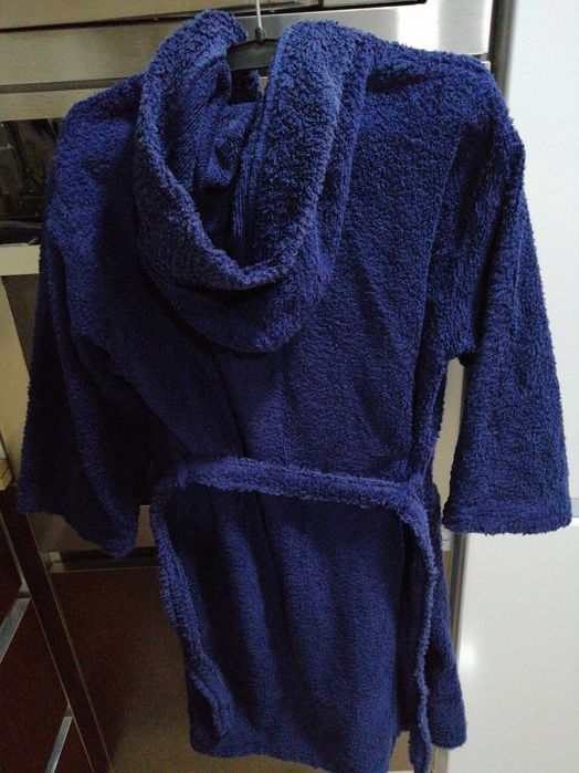 Roupão azul com capuz, tamanho 10 anos