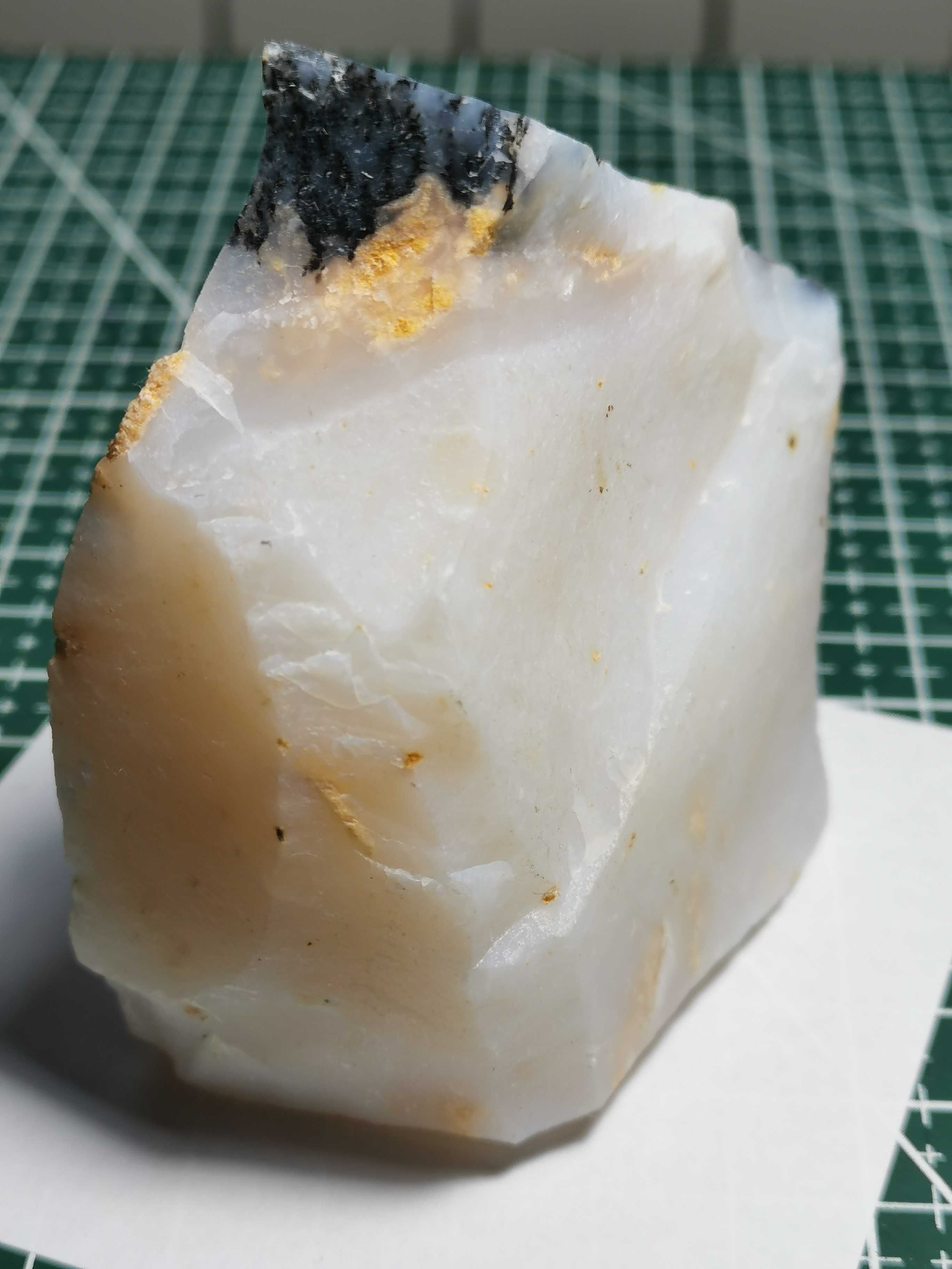 Opal mleczny, opal dendrytowy - surowy, duży