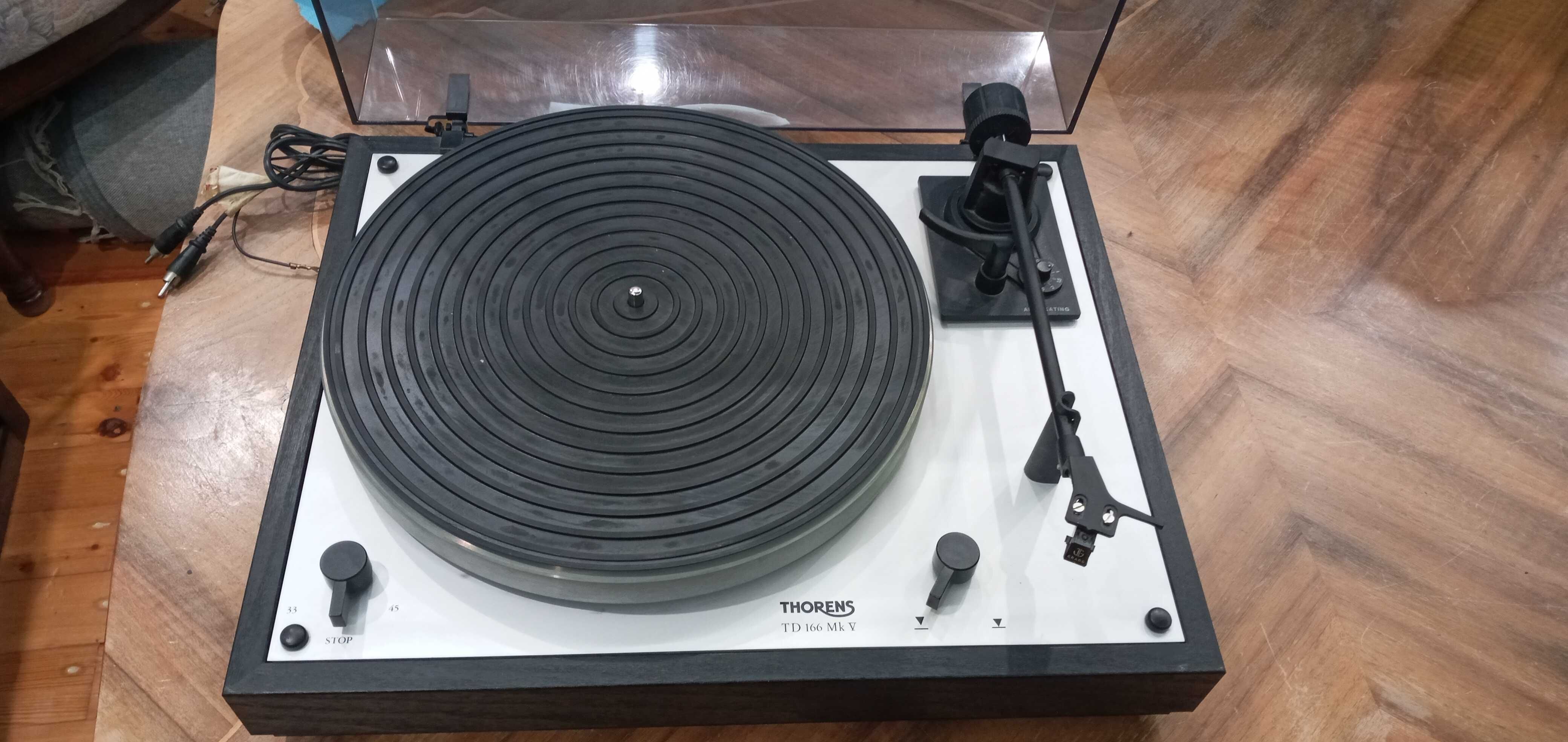 Програвач вінілових платівок Thorens TD-166 MK V.