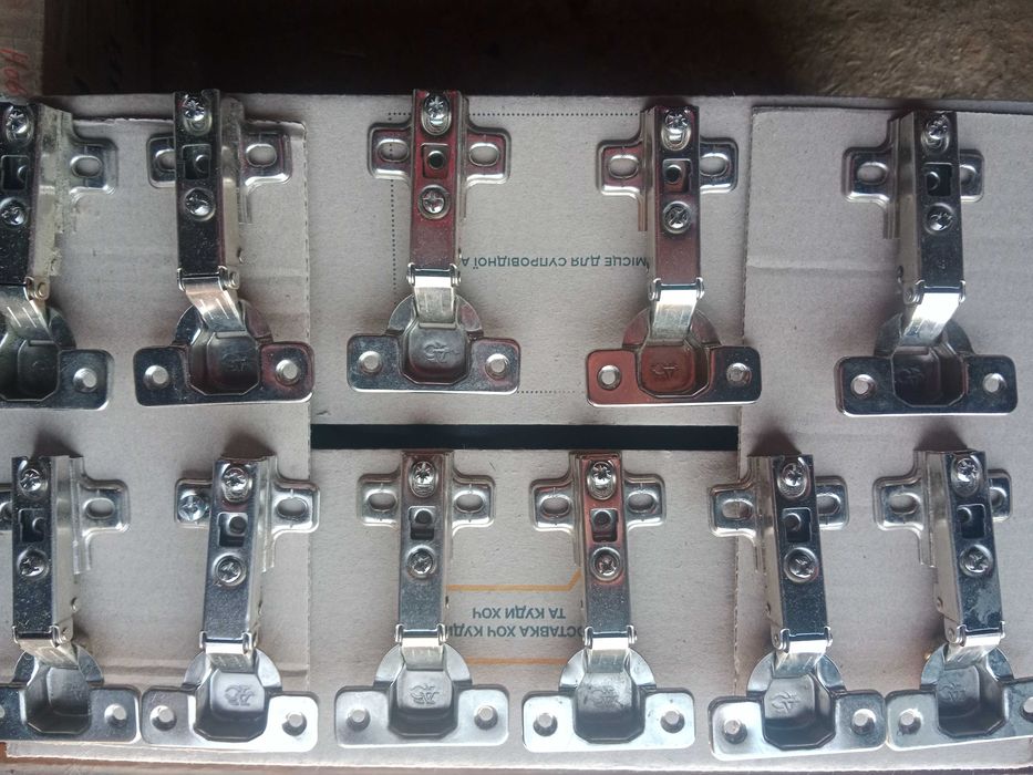 Завіси для меблів