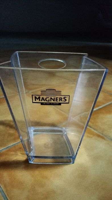 Balde de gelo magners novo