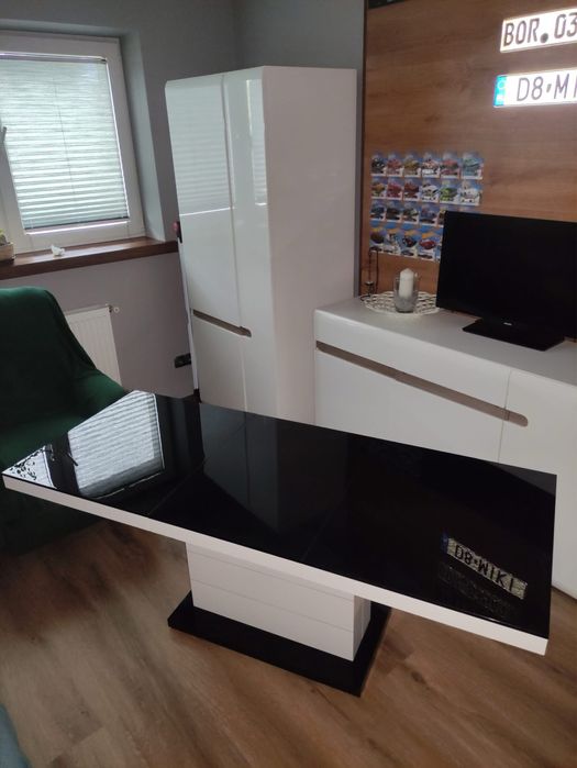 Ława rozkładana do salonu/pokoju