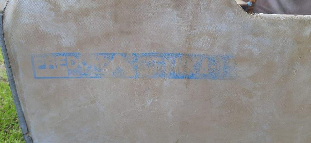 Łódka, motorówka Predom z wiosłami - bez silnika