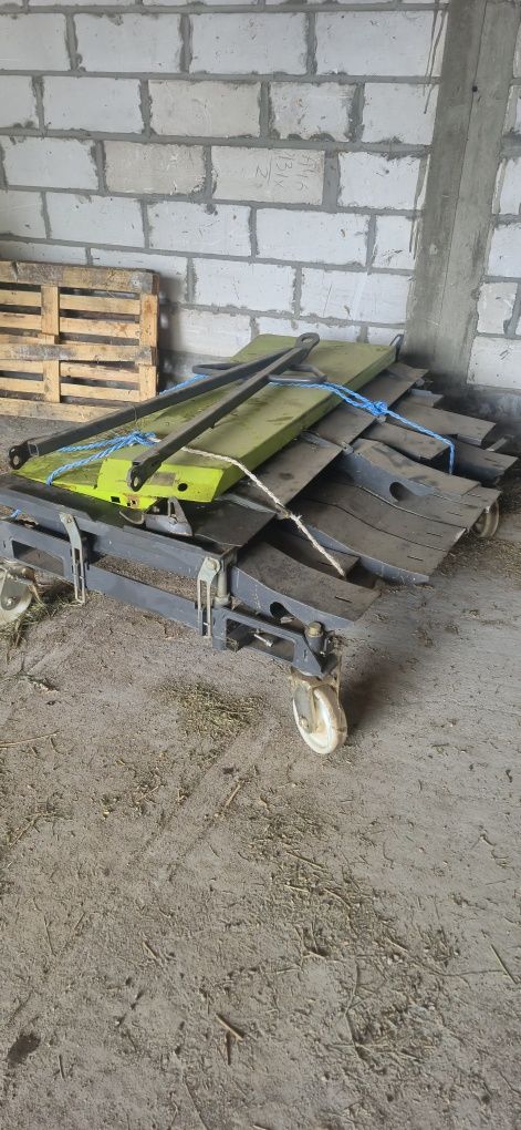 Przyczepa samozbierająca claas cargos 8500[pottinger ,krone ,strautman
