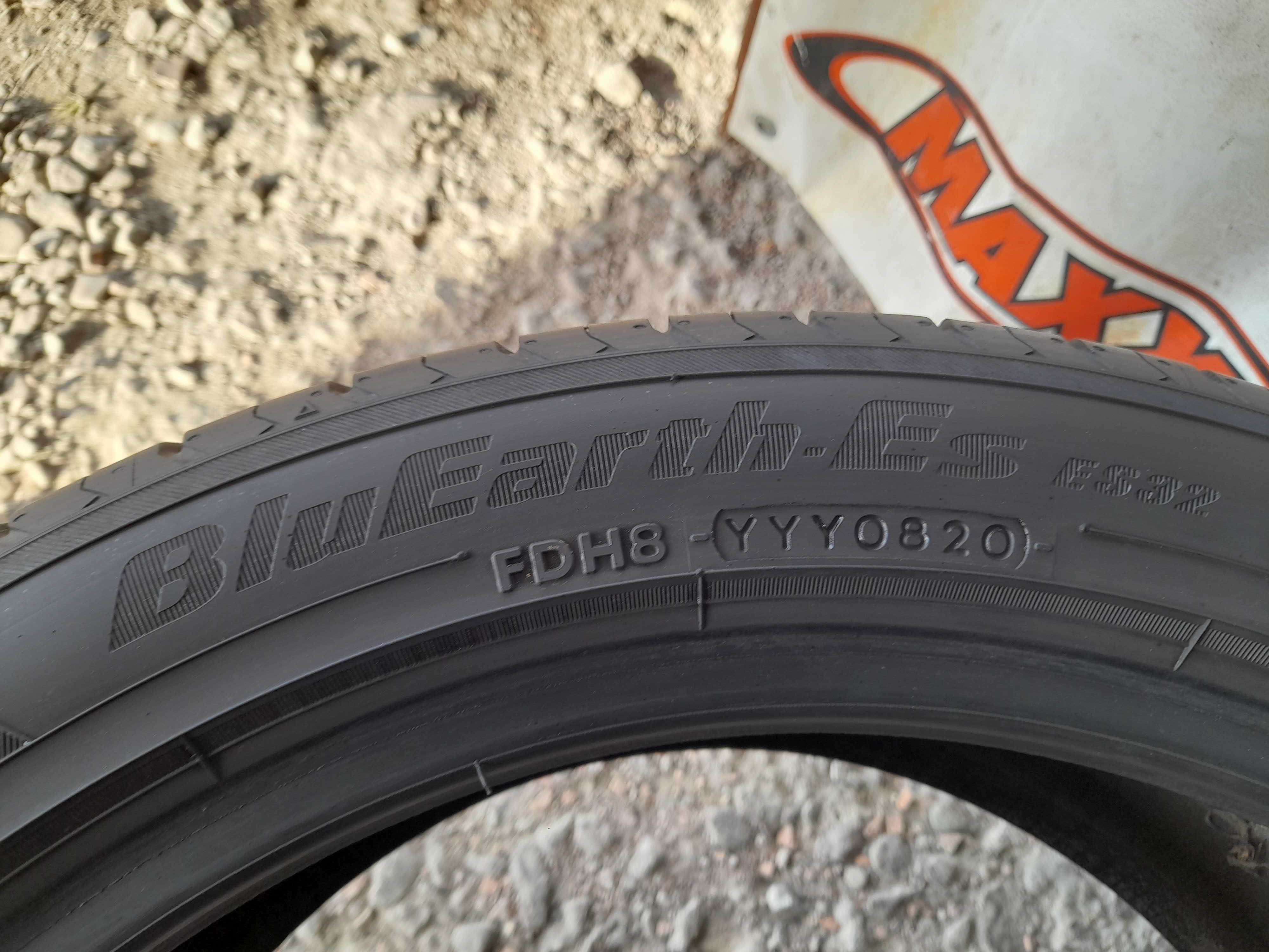 Літні шини 225/45 R17 Yokohama blue earth es32	2020 року