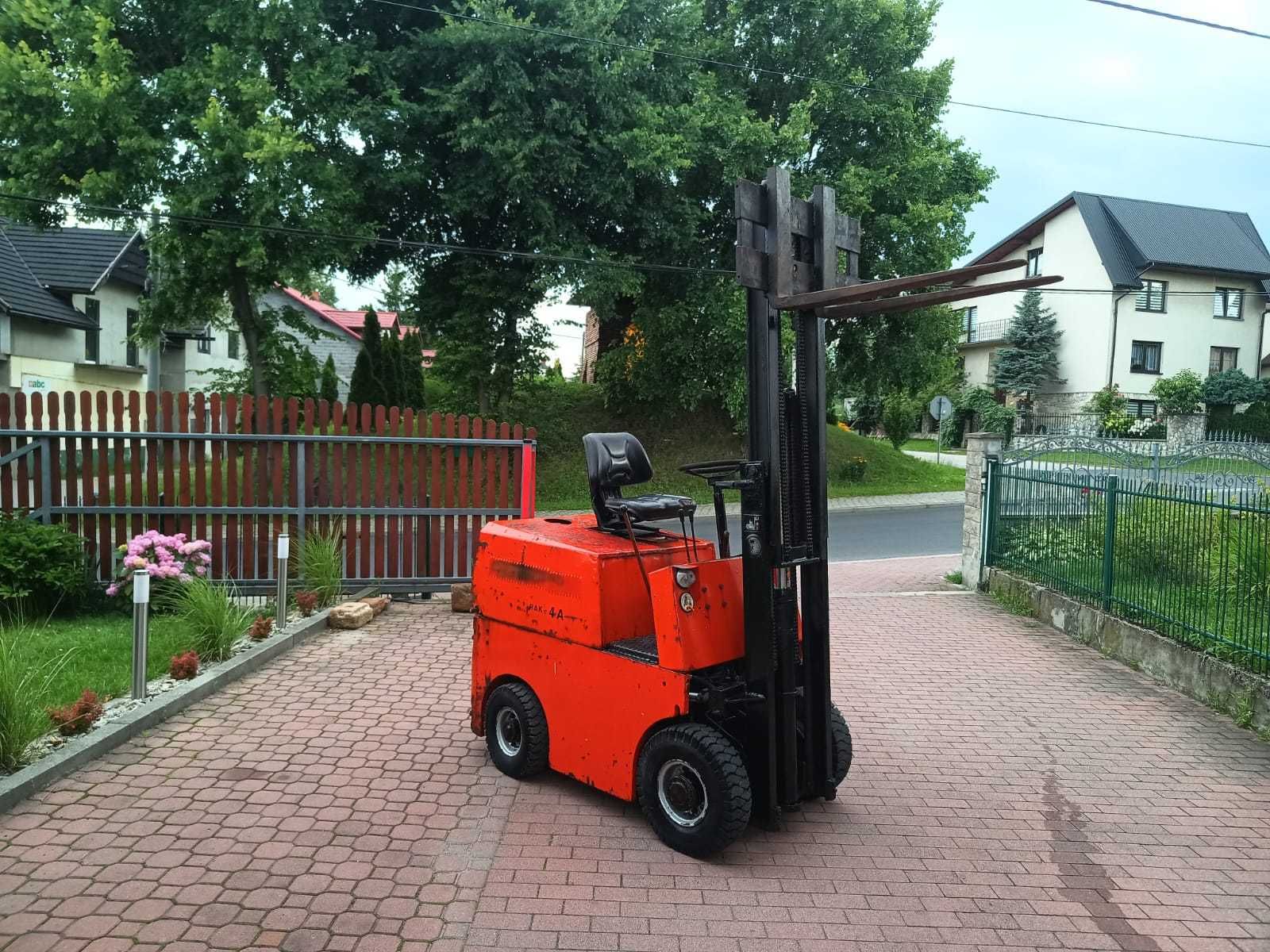 Wózek widłowy Rak 4 wspomaganie