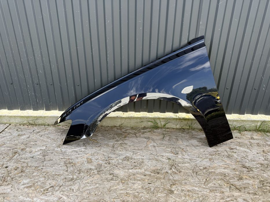 Крило а6 с8 ауді Audi крыло переднє ліве переднее левое