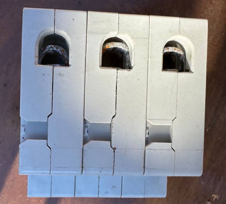 Автоматичний вимикач  ABB SZ203-B20