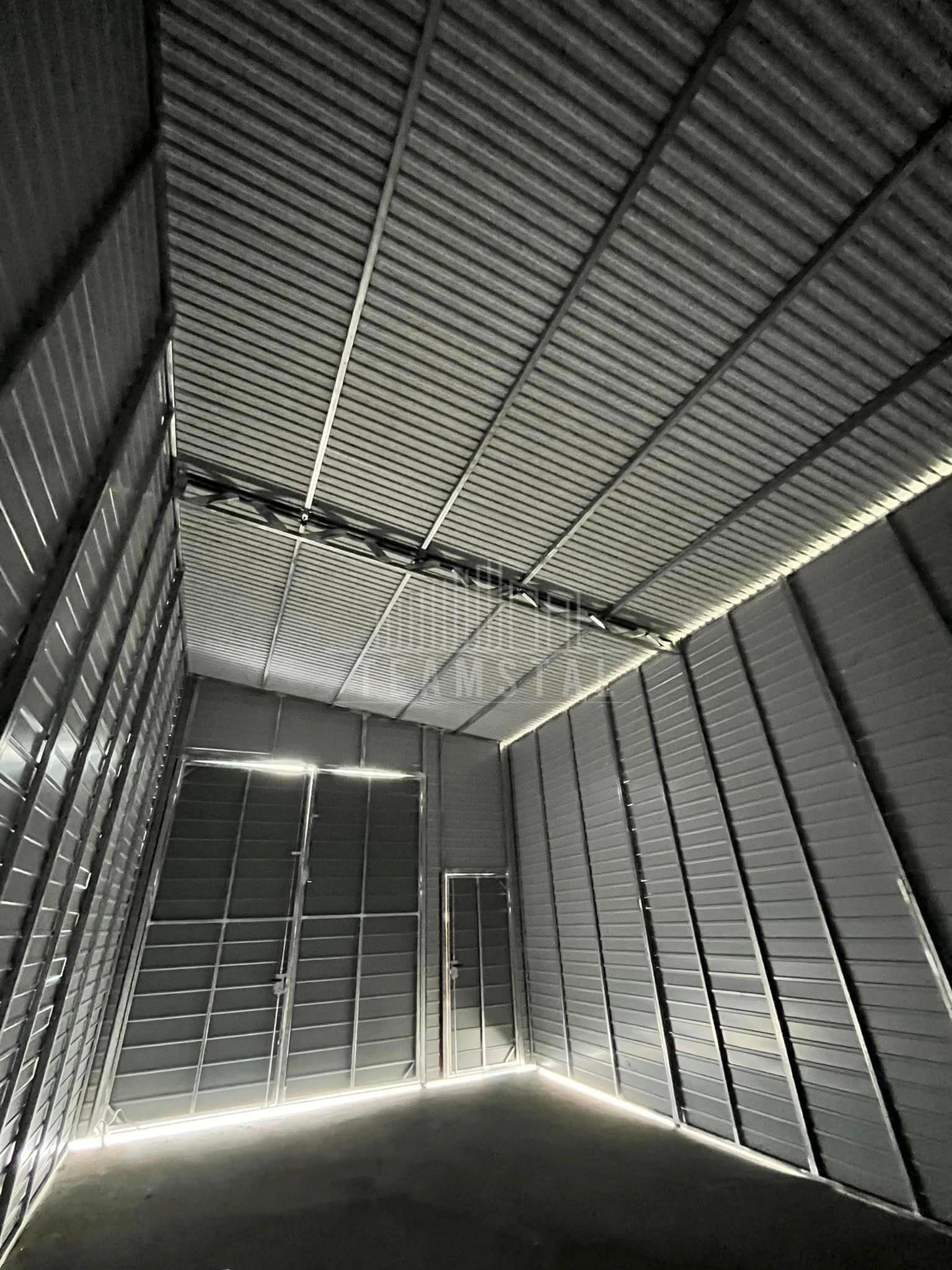Garaż Blaszany Hala 4x8m Brama dwuskrzydłowa 2x drzwi dach spad TS827