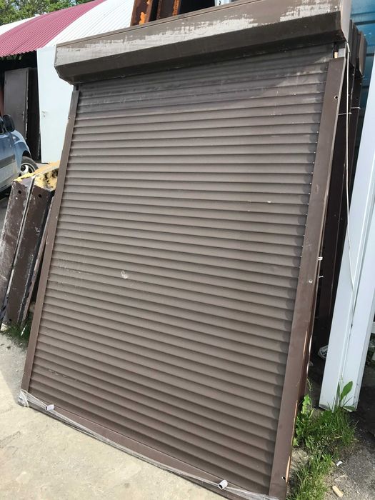 Защитные аллюминиевые жалюзи на окна и двери б\у