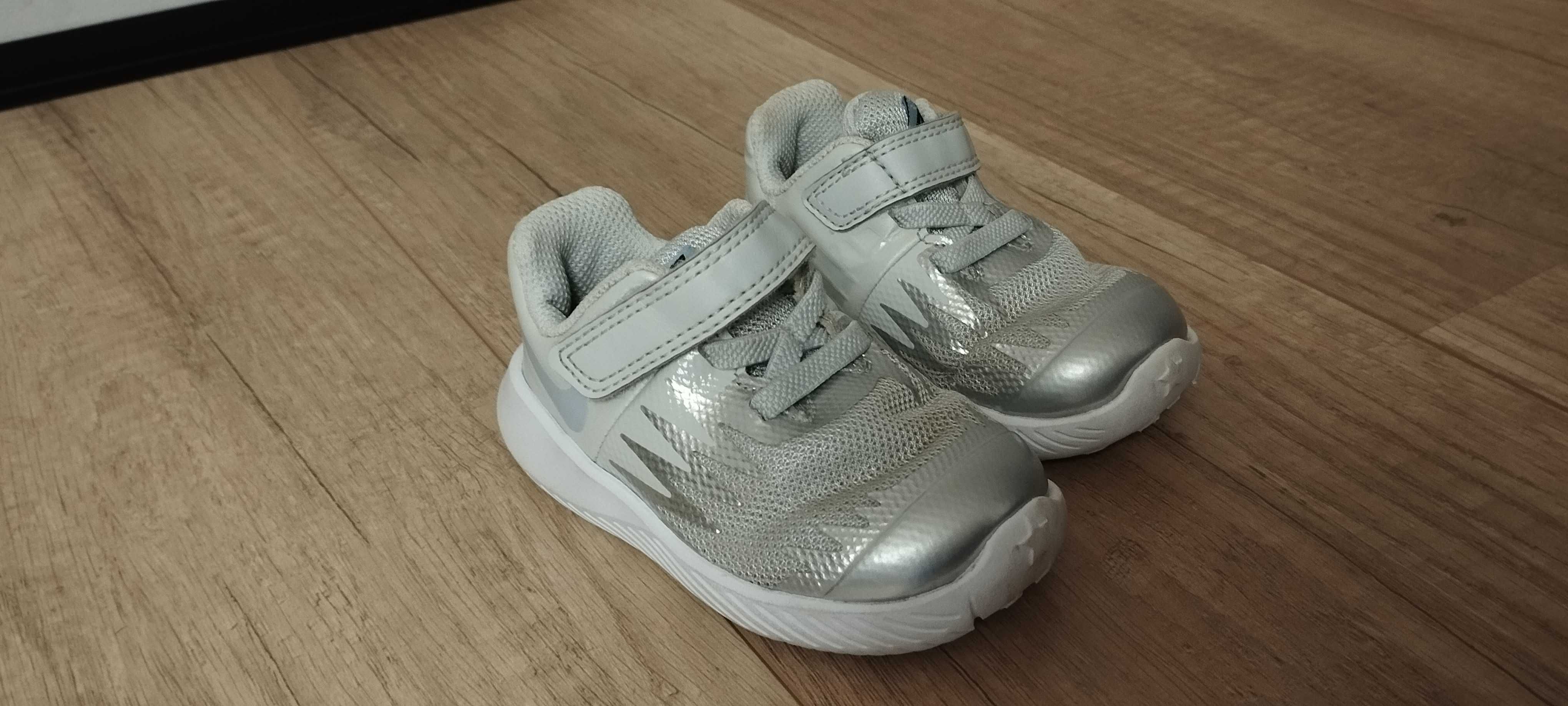 Buty dziecięce Nike r. 19.5
