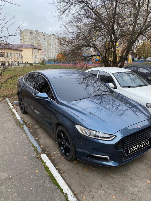 Ford Fusion Hybrid Titanium 2017