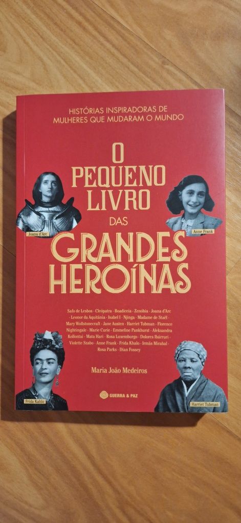 Livro "o pequeno livro das grandes heroinas"